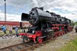 Ihr hupt wir trinken-es herrscht   Vatertag rund um die Güterzugsdampflokomotive 52 8195-1 in Saal an der Donau / 25.5.2017