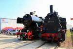 52 9900-3 und 89 1004 stehen auf dem Gelände des DB Museums Halle (Saale), unweit der DB Werkstatt Halle, anlässlich des jährlichen Sommerfests.