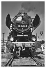 BR52 8079 auf der Drehscheibe des BW Dresden Altstadt zur Saisonerffnung im April 2007.