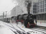 Am 10.12.2017 konnte ich die 52 6106 der Vulkan-EIfel-Bahn Gerolstein mit dem Feurigen Elias der Gesellschaft zur Erhaltung von Schienenfahrzeugen Stuttgart e.V.