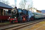 Historische Eisenbahn Frankfurt 52 4867 mit Sonderzug am 02.01.22 in Stockheim Bhf 