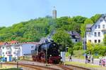 Historische Eisenbahn Frankfurt 52 4867 beim Wasser Fassen am 28.05.23 beim Bahnhofsfest in Königstein von einen Gehweg aus fotografiert