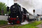 Dampf in den Taunus am 20.05.24 mit Historische Eisenbahn Frankfurt 52 4867 in Liederbach