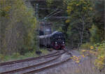 Dampftage Rottweil 2024.

52 7596 hat im Bahnhof Talhausen einen Kreuzungshalt. Oktober 2024.