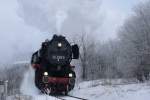 52 8080-5 mit Volldampf unterwegs kurz vor Altenberg .