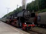 52 8079 mit Wannentender steht mit dem Sonderzug zum  Tag der Sachsen  nach Sebnitz abfahrtbereit in Bad Schandau (07.09.2003)  