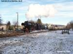 Der Lbauer Zug dampfte dann weiter in Richtung Schwarzenberg; 52 8080-5 bei der Ausfahrt aus dem Bahnhof Schlettau am 23.12.2007  