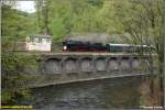 52 8075 fhrt mit dem VSE-Sonderzug zum Jubilum 150 Jahre Eisenbahnstrecke Zwickau-Schwarzenberg am 03.05.08 in den Schlema unt Bf ein.