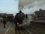 52 6106 der Vulkan-Eifel-Bahn steht ihrem Sonderzug nach Rdesheim in Koblenz bereit.14.12.08