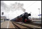 52 8177-9     bei der Ausfahrt aus dem Magdeburger Hbf  Den ganzen Tag schien die Sonne in Magdeburg.