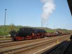 52 8047-4 zieht einen Gterzug im Bahnhof Nossen,am 19.04.09.