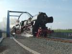 52 8047 4 + 52 8079 7 in Ronneburg auf der neuen Brcke am 26.03.2005.