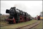 52 8154-8 aus Leipzig auf dem Gelnde des Bw (Eisenbahnfest des TEV zum Weimarer Zwiebelmarkt, Weimar 10.10.2009)