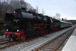 Die 52 8079 der Dampf Plus GmbH mit dem Sonderzug der Eisenbahnnostalgie Chemnitz Erzgebirge nach Zwnitzam 28.11.2009.