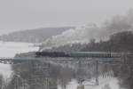 52 8079 hat am 13.02.10 das Markersbacher Viadukt erreicht.