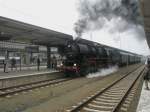 Hier 52 8177-9 mit einem Sonderzug von Berlin Lichtenberg nach Berlin Lichtenberg, bei der Ausfahrt am 2.10.2010 aus Berlin Lichtenberg.