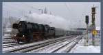 52 8177 mit Sonderzug nach Dresden bei der Einfahrt in Elsterwerda am 19.12.2009