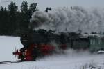 52 7596 der Efz mit dem DPE 21044 (Rottweil - Freiburg (Brsg)Hbf) bei Lauffen 5.12.10