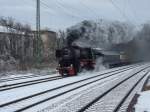 52 6106 mit dem DPE90380 (Dortmund-Rdesheim) bei der Durchfahrt von Koblenz-Ltzel.18.12.10