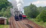 Als 52 8047 von ihrer Sonderfahrt zurckkehrt, beginnt die Scheinanfahrt. Auerdem fuhren noch 50 3610 und Lok 20 der WFL mit. Fotografiert am 15.05.11 in Nossen.