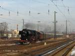 52 8075 mit ihrem Sonderzug Chemnitz - Knigstein - Chemnitz bei Einfahrt in Dresden-Neustadt, 29.01.2006  