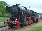 05.06.2011 - BR52 7409 aus Wrzburg als  Feuriger Elias  beim Rangieren im Bahnhof Weissach (bei leichtem Regen)