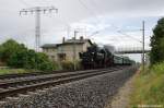 52 8177-9 fhrt Tender voraus mit einem Sonderzug durch Vietznitz und ist auf dem Weg nach Plau am See zum 12.