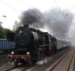 528038 dampfte am 18.09.2011 durch den S-Bahnhof Dedensen-Gmmer.