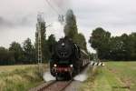 52 8038 mit einem Sonderzug am 18.09.2011 bei Winninghausen.