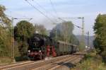 Die 52 8134-0 fuhr am 24.09.2011 mit einem Sdz durch Bad Honnef.