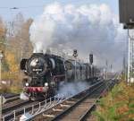 Sonderzug mit Br 52 der Berliner Dampflokfreunde am 29.10.11 in Hhe Berlin Ostkreuz bei der Rundfahrt durch Berlin