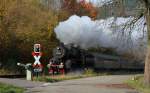 52 7596 und 064 419-5 mit dem DPE 24581 (Hausach-Alpirsbach) bei Halbmeil 6.11.11