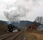   Die Betzdorfer 52 8134-0 am 27.11.2011 auf Nikolausfahrt, zwischen Betzdorf/Sieg und Würgendorf.