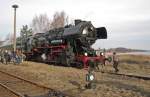 17.02.08 , Wendisch-Rietz ; 52 8177, vor einem Sonderzug zur Oderbruchbahn, wartet auf Kreuzung mit der ODEG