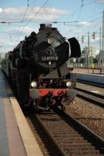 BR 52 im Hbf Dresden; 28.09.2005