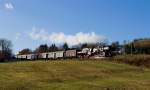 Am 28.10.2012 veranstalteten die Eisenbahnfreunde Betzdorf (EFB) die sog.  Teddybrenfahrt  von Siegen nach Erndtebrck. Zum Einsatz kam die vereinseigene Dampflokomotive 52 8134-0. Aufgenommen wurde dieses Bild in Hilchenbach-Ltzel.