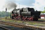 Das Photo entstand whrend des Dampfspektakels auf der Schiefen Ebene an Pfingsten 2010. 52 8195 ist beim Umsetzen in Neuenmarkt-Wirsberg. 23.05.2010