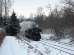 2012-12-08, 52 8080 der Ostschsischen Eisenbahnfreunde mit ihrem letzten Nikolauszug am km 44,8 kurz vor Bautzen; leider muss die Lok  im Frhjahr 2013 nach zwlf Jahren wohl fr immer auf das