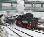 52 7596 der Eisenbahnfreunde Zollernbahn war über die Jahre oft an diesem Platz, sogar zu Zeiten des DB-Dampflokverbots. Konstanz im Dezember 2012.