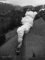 52 7596 und 2455 Posen mit dem DPE 75907 (Hausach-Tbingen Hbf) bei Nubach 6.1.13