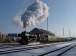 Am 02.03.13 hatte die Lbauer 52 8080-5 ihre letzte Fahrt nach Chemnitz, hier die Ausfahrt in Chemnitz Sd Bahnhof.