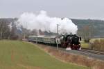 Dampfsonderzug E 75918 / E 75919  Burg Eppstein  mit der 52 4867 der Historischen Eisenbahn - 03.03.2013  --  Rauchkammer voraus zurck nach Frankfurt, zwischen Lindenholzhausen und Niederbrechen  -- 