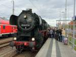 52 8177-9 der Dampflokfreunde Berlin e.V. am 27. Oktober 2013 mit dem Sonderzug 25710 (Berlin Spandau ? Berlin-Wannsee ?Potsdam Hauptbahnhof ? Berlin Spandau) im Bahnhof Berlin-Wannsee. 