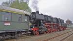 05.04.2014, Bf Meuselwitz; die 52 8154-8 vom Bw Leipzig-Plagwitz bespannt den Sonderzug der Berliner Dampflokfreunde zur Kohlebahn Meuselwitz auf der Strecke Altenburg - Meuselwitz - Altenburg