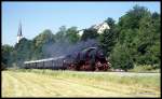 Am 27.5.1990 fuhren die Eisenbahnfreunde Zollernbahn mit der 527596, hier bei Gochsen, einen BDEF Sonderzug nach Ohrnberg.