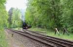 14.5.2015 Heidekrautbahn, Abzw. Asw. 52 8177 mit Sonderzug der Berliner Eisenbahnfreunde nach Berlin-Wilhelmsruh, gezogen von 346 826, hat sich soeben auf die Stammstrecke begeben. Kilometrierung links: Km 54.8 des ehem. Güteraussenrings 