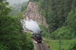 52 7596 der EFZ bei der Ausfahrt aus Schwarzenberg, Murgtalbahn am 05.06.2016  Ersatz für 58 311