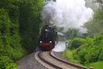 Dampf in den Taunus am 20.05.24 mit Historische Eisenbahn Frankfurt 52 4867 in Kelkheim 