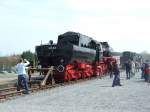  Heckansicht  der 52 6106 in Ulmen, eine Station der wiedererffneten Eifelquerbahn. Sie war eine von 6 Dampfloks, die zu  Gast waren. Weitere Bilder folgen....

Ulmen, der 26.4.08