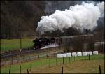 Lange war ich nicht mehr in Benolpe und es hat sich nix verndert... 52 8075 beschleunigt ihren Nikolauszug in der Steigung bei Benolpe zurck nach Siegen. (06.12.2009)